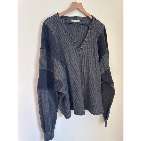 Free People Callisto Pierced Henley Oversized Top in Gray - Small - Picture 6 of 8